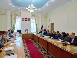 Саранск: В Администрации проведено заседание комиссии по сокращению неформальной занятости в хозяйствующих субъектах, действующих на территории города