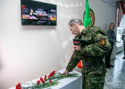 Нижнекамск: В память о бойцах - в школе города установили телевизионный мемориал