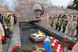 Самара: В городе почтили память погибших год назад в Макеевке участников специальной военной операции