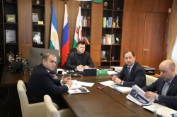 Уфа: Мэр башкирской столицы Ратмир Мавлиев ознакомился с перспективными проектами, предложенными предпринимателями.
