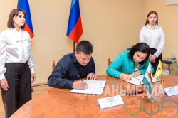 Уфа: Ратмир Мавлиев подписал соглашение о сотрудничестве с Луганском