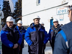 Нижнекамск: Экскурсия по заводам - руководители города посетили предприятие «Нижнекамскнефтехим» 