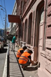 Астрахань: На центральных улицах города обновляют фасады зданий