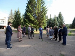 Нижнекамск: К юбилею поэта - в городе прошла рабочая встреча по созданию сквера Пушкина