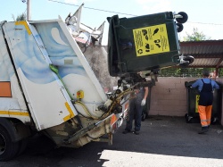 Казань: Мэр города Ильсур Метшин поручил увеличить число контейнерных площадок для сбора мусора в поселках