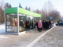 Нижнекамск: В городе появился ещё один остановочный павильон нового поколения