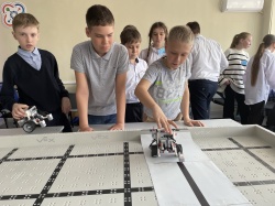 Балаково: В Кванториуме школы № 27 прошли соревнования по робототехнике