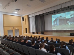 Саранск: В Центре образования "Тавла" обсудили тему героизма