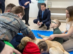 Казань: Ильсур Метшин посетил отремонтированный центр досуга для инвалидов «Мечта»