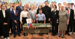 Ижевск: ​«Парта Героя» Ивана Рылова появилась в ижевской школе № 72