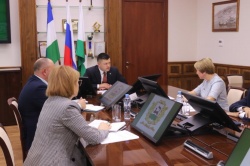 Уфа: Ратмир Мавлиев провел встречу с руководством Общественной палаты города.