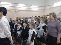 Саратов: Школьники и студенты встретились с ветеранами Российского флота в день победы Советской Армии в Сталинградской битве