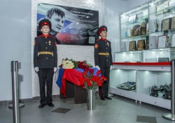 Нижнекамск: Герой-журналист - в городе открыли мемориальную доску в честь Александра Комарова