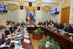 Самара: Глава города Елена Лапушкина провела заседание трехсторонней комиссии по урегулированию социально-трудовых отношений