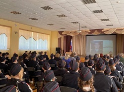 Саранск: В Саранской гимназии №29 открыли «Парту Героя»