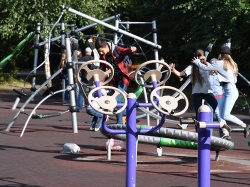 Казань: В казанских парках и скверах начался ремонт детских и спортивных площадок