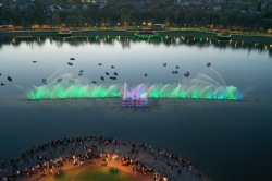 Уфа: В парке «Кашкадан» забил ключом светомузыкальный фонтан