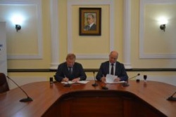 Астрахань: Между администрацией города и фондом «Защитники Отечества» подписано соглашение о сотрудничестве