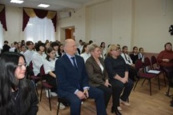 Астрахань: Школьники из города собрали гуманитарную помощь бойцам СВО