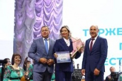 Астрахань: Начальник городского управления по связям с общественностью стала лучшим муниципальным служащим
