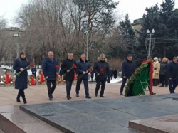 Волгоград: В городе почтили память героев